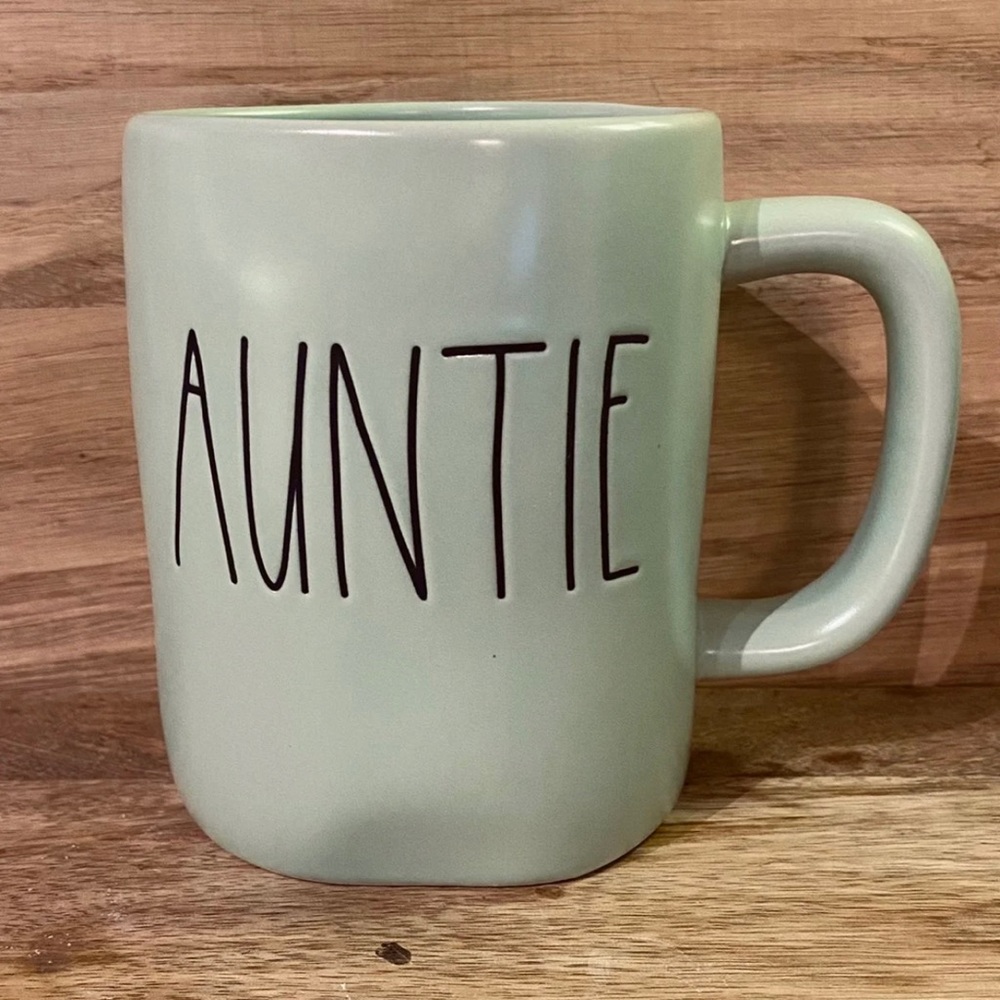 Rae Dunn auntie mug